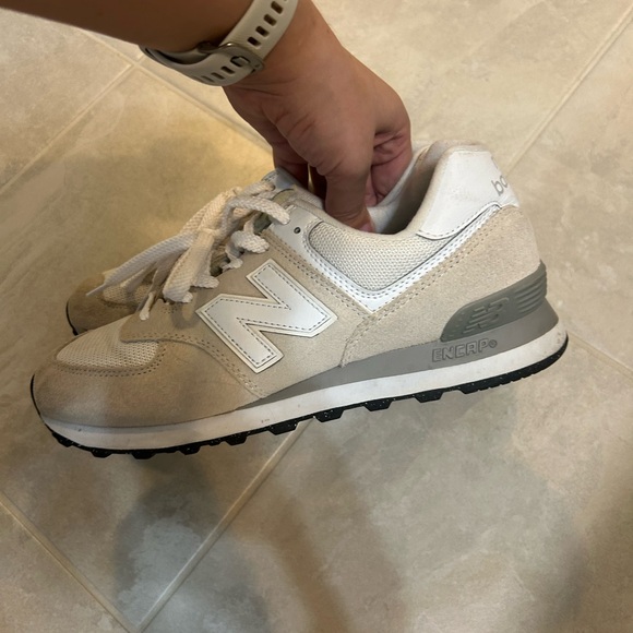 New Balance Tan and White Sneakers, lightly worn - Picture 3 of 4